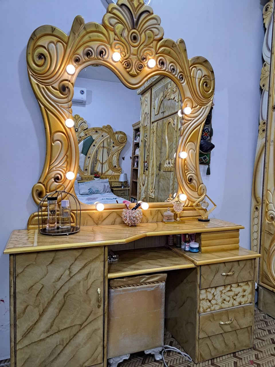 السلام عليكم غرفة عراقية للبيع نظيفة وسعرها مليون وبي مجال العنوان بغداد


**إذا كنت صاحب هذا الإعلان وتريد حذفه لأي سبب، رجاءا أرسل رسالة إلى الدعم الفني**