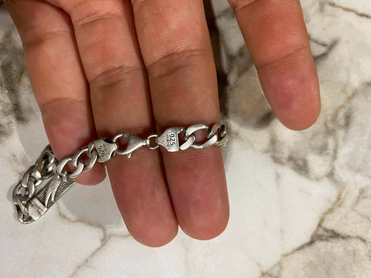 السلام عليكم للبيع او للمراوس كارتير ايطالي وزن 17 نضافة مثل ماموضح بل صور مكاني بغداد توصيل ماعندي السعر 75


**إذا كنت صاحب هذا الإعلان وتريد حذفه لأي سبب، رجاءا أرسل رسالة إلى الدعم الفني**
