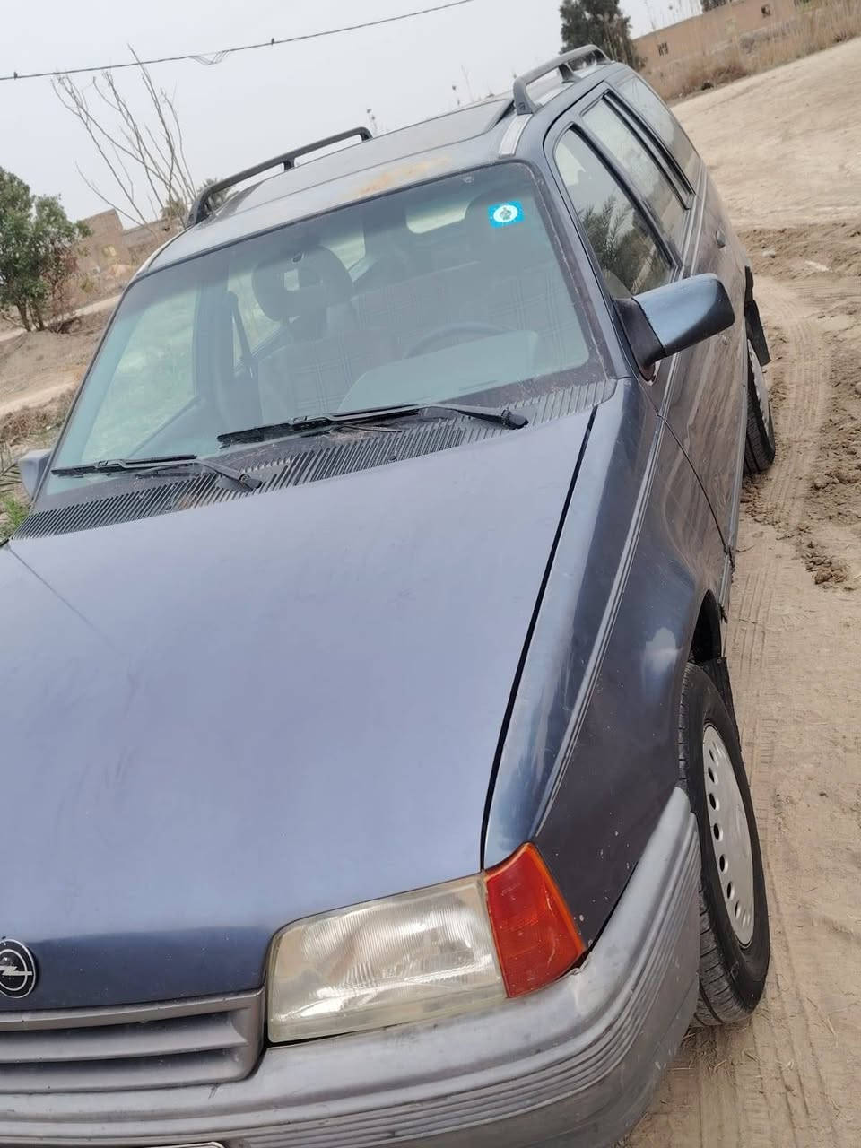 سلام عليكم سيارة اوبل كاديت موديل 90 رقم قادسيه سنوية 2030  سياره مكفولة كفالة عامة تخم السعر 32   تايرات جدد محرك كير حداديه جديده تحويل مباشر كهربائيات جديدة فتحة سلايت مكان السيارة سماوة قضاء الهلال ***********
