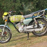 دراجه موديل 25 مقفوله من كل شيء السعر 8.5 وبيها مجال قليل 07709605594