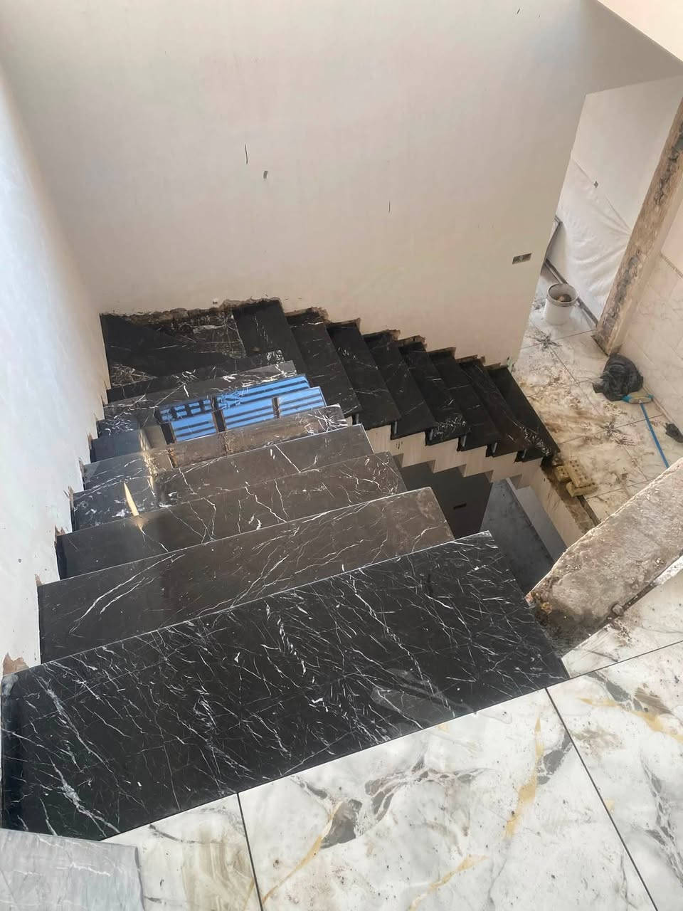 ‏سلام عليكم خلفة سيراميك جدران أرضيات مرمر￼ بورسلين بايات شغل درجة أولى بغداد***********
