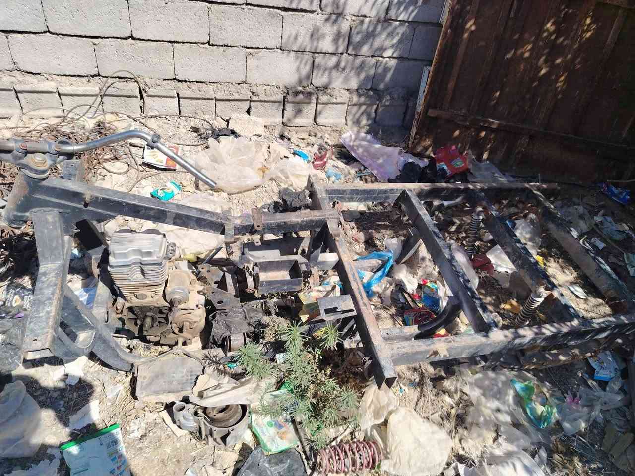السلام عليكم بدي ستوته  للبيع مع شاصي مابي لحيم  بدون أوراق مع محرك للبيع مكان ديالى سد حمرين الشراي يتصل وبي خير ويدلل ***********
