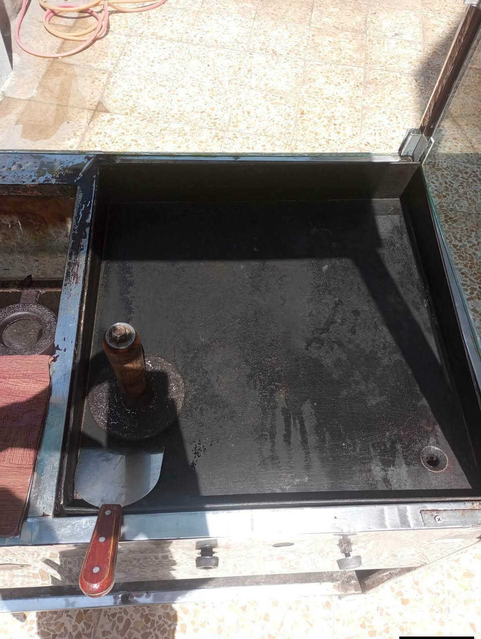 عربانه همبركر+ فنكر للبيع شرط نضيفه تواير جدد قراض كامله للبيع  ***********
