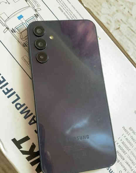 أم 12 للبيع مبدل بي شاشه فقط نضافه  خير من الله 75 الف قفل ***********
