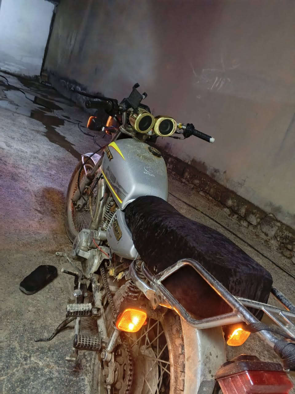 السلام عليكم موطور سيفان موديل 21 محرك مفتوح كهربائية كله شغاله بس يرادله ربك البك لايت ول سلف فقط مروس ب تايكر فقط او بيع ااسعر 350 ملاحضه انطيك الويل الوره وياه دبل سيم مو تك


**إذا كنت صاحب هذا الإعلان وتريد حذفه لأي سبب، رجاءا أرسل رسالة إلى الدعم الفني**