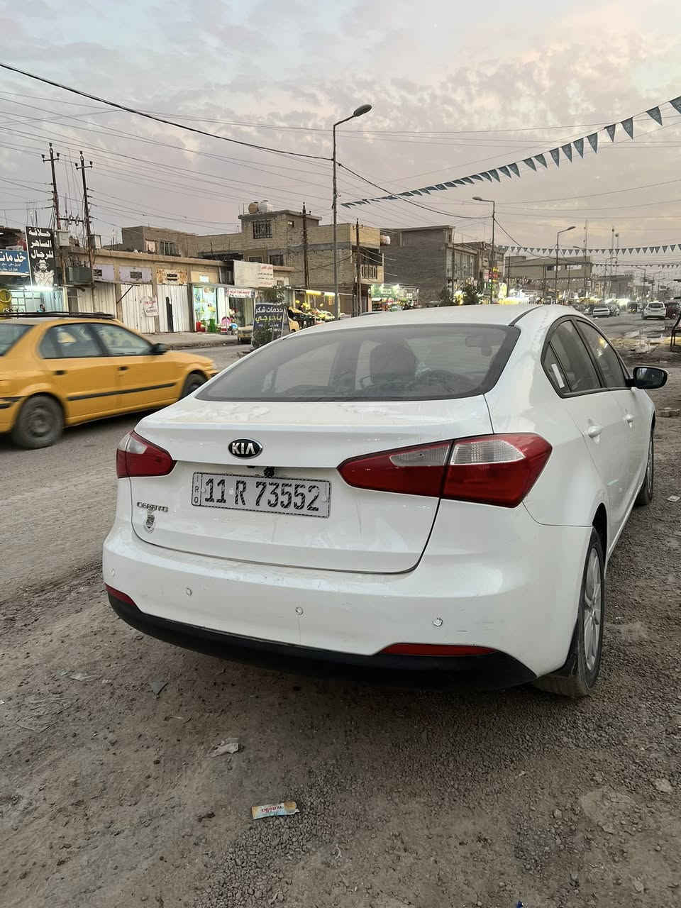 السلام عليكم اللهم صلى على محمد وال محمد كيا سيراتو موديل 2015 السياره بيها فقط قطعه صبغ بل بنيد مثل مامرفق بل سونار هزه جديده رقم الانكليزي الجديد حاله السياره جيدة 
موقع السياره بغداد الحرية
السعر السياره 110 
للاتصال على الرقم 
***********
***********
