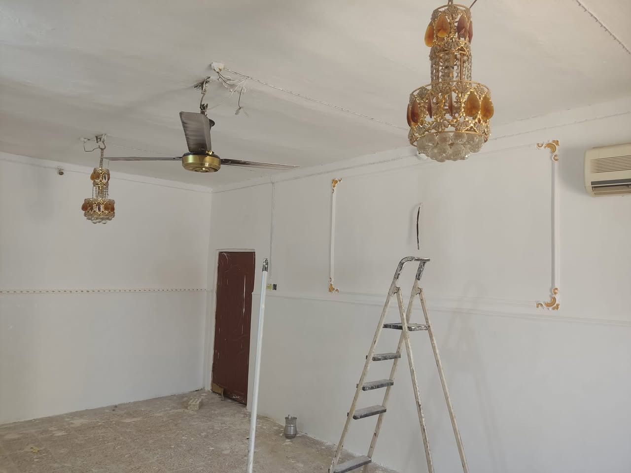 #السلام عليكم
تم صبغ استقبال وطلص السراميك 
مع اجود المواد التركيه وسحبات فوم نشالله ينال اعجابكم اخوكم الصباغ حسن ***********
