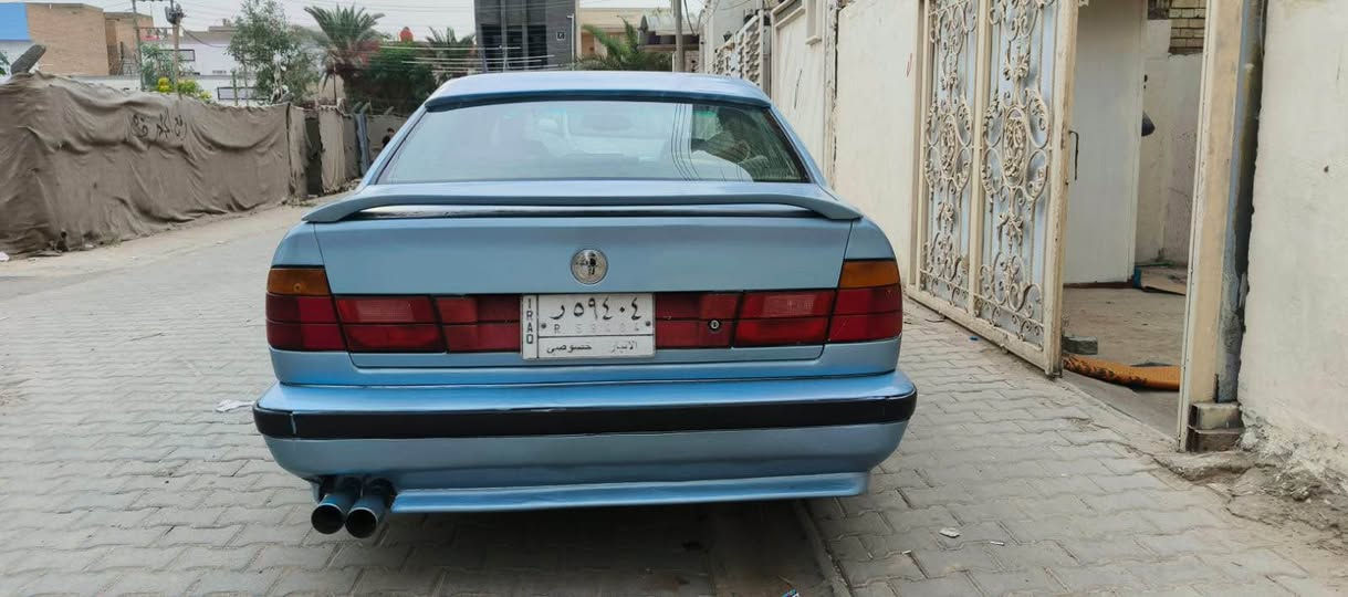 بي ام 525 (E34) موديل 1992 - للبيع بحالتها الحالية

المحرك مسكر عدل 2500 بحالة جيدة جداً 6 سلندر 
الكير بحالة جيدة جداً وما بيه مشاكل
أربع جامات كهرباء والسنتر لوك جديد وفتحة السقف شغالة 
تخم تاير نظيف 
الكشنات جلد الغرفة تحتاج شوية ترتيب واعتناء
السيارة بيها ضربة باللغد (مصلحة) والشاصي سليم 
السنوية ساقطة وصاحبها موجود ومستعد للتحويل المباشر (باسمك فوراً)
نصبه السيارة تخبل

السيارة محتاجة شوية نفضة واهتمام من صاحب نصيبها والسعر مراعي بيه حالتها 
السعر: 37ورقة وقابل للتفاوض المعقول للشراي
للتواصل واتساب *********** النجف, العراق
