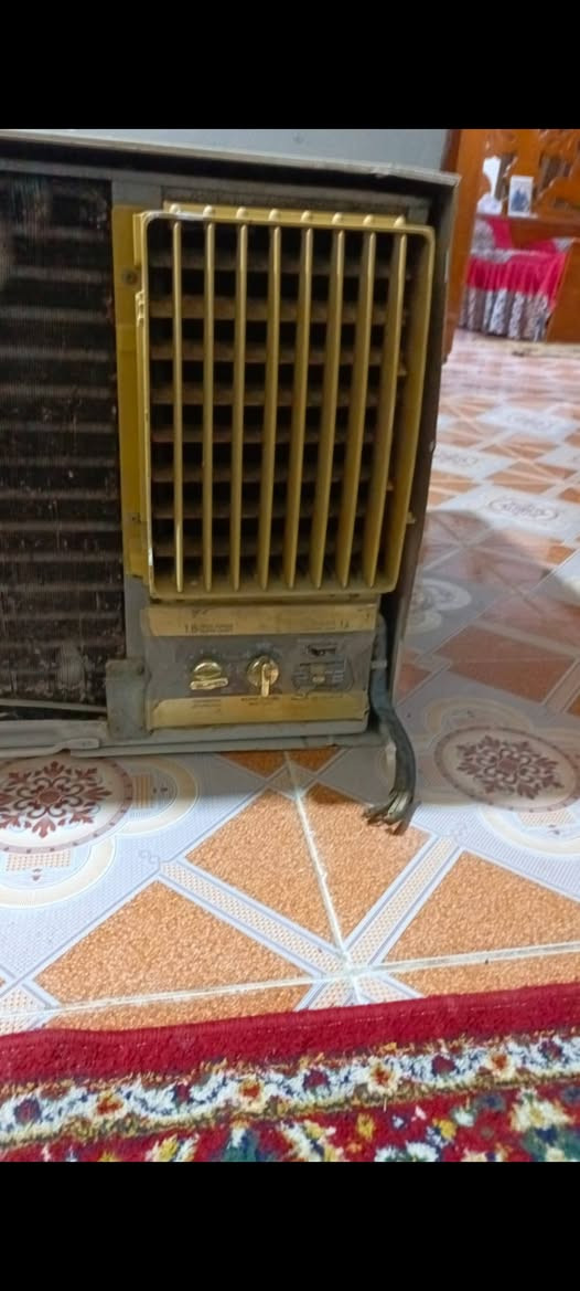مكيف هواء جنرال كمبريسر باب اول ابو السفيفه شرط الشغل بس نقص غاز السعر 200 الف
مكاني ناصريه قرب الاسكان الصناعي 
***********
