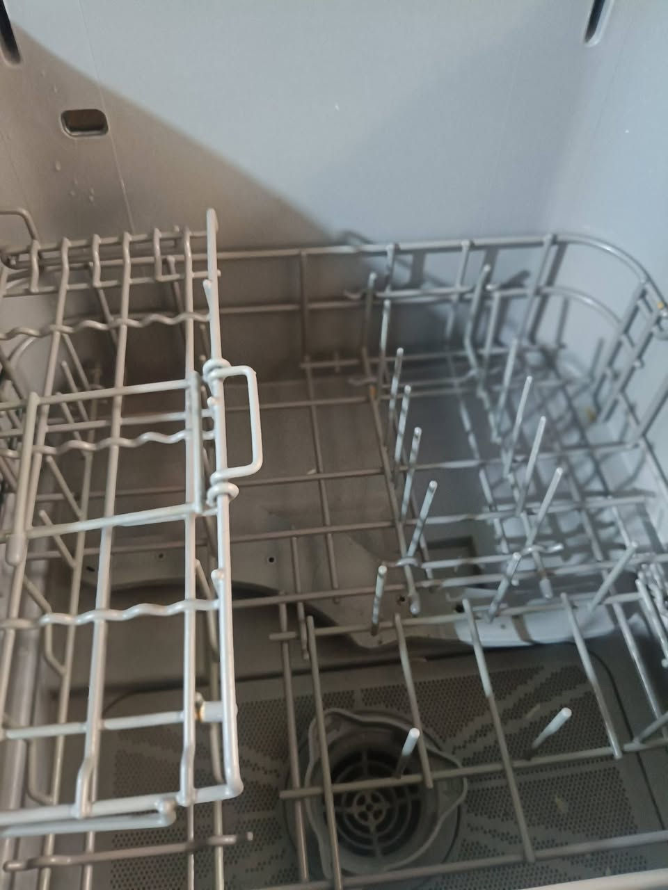 مكلفه بالنشر غساله اوتوماتيك منضديه مستعمله قليل ابيعه فحم لان ماعرف بيه عطل او لا  وصلتله كهرباء توصل. بس لا تأسيس. موجود ولا مي 
الي يريده ب100
كلش. نظيفه وتوصله كهرباء الباقي مااعرف  بيه عطل او شغاله تحتاج مصلح الله اعلم


**إذا كنت صاحب هذا الإعلان وتريد حذفه لأي سبب، رجاءا أرسل رسالة إلى الدعم الفني**