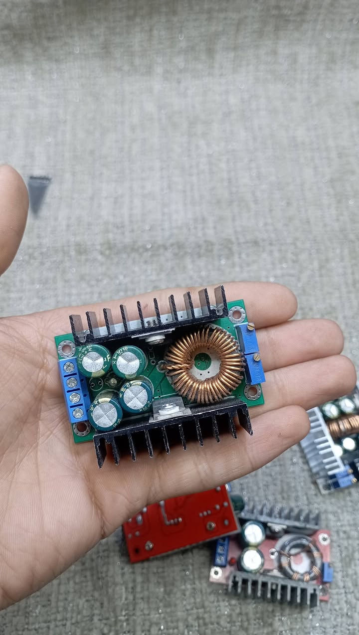 5 قطع بهذا الشكل
الي يفيده يراسلني


**إذا كنت صاحب هذا الإعلان وتريد حذفه لأي سبب، رجاءا أرسل رسالة إلى الدعم الفني**