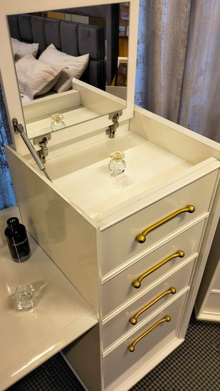 غرفة 9 قطع من شركة ايدول نضيفة 100/99 مخزن بالسرير *********** مكان بغداد
