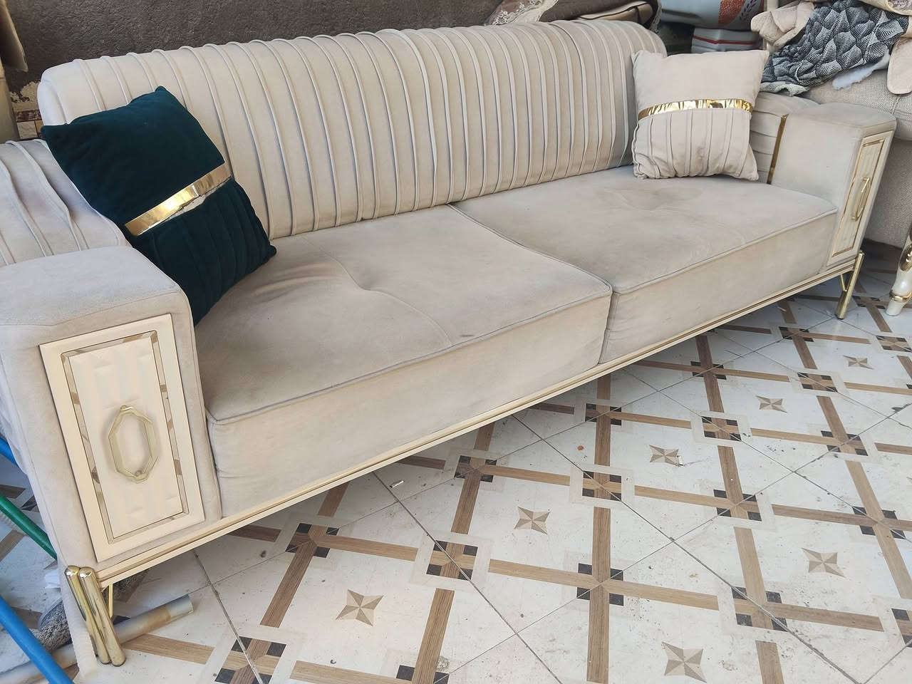 قطعتين قنفات تركي الظهر قلاب تركي درجه  6نفر العنوان ناصريه الاداره المحليه مقابل دائرة الزراعه اللاستفسار ***********
***********
