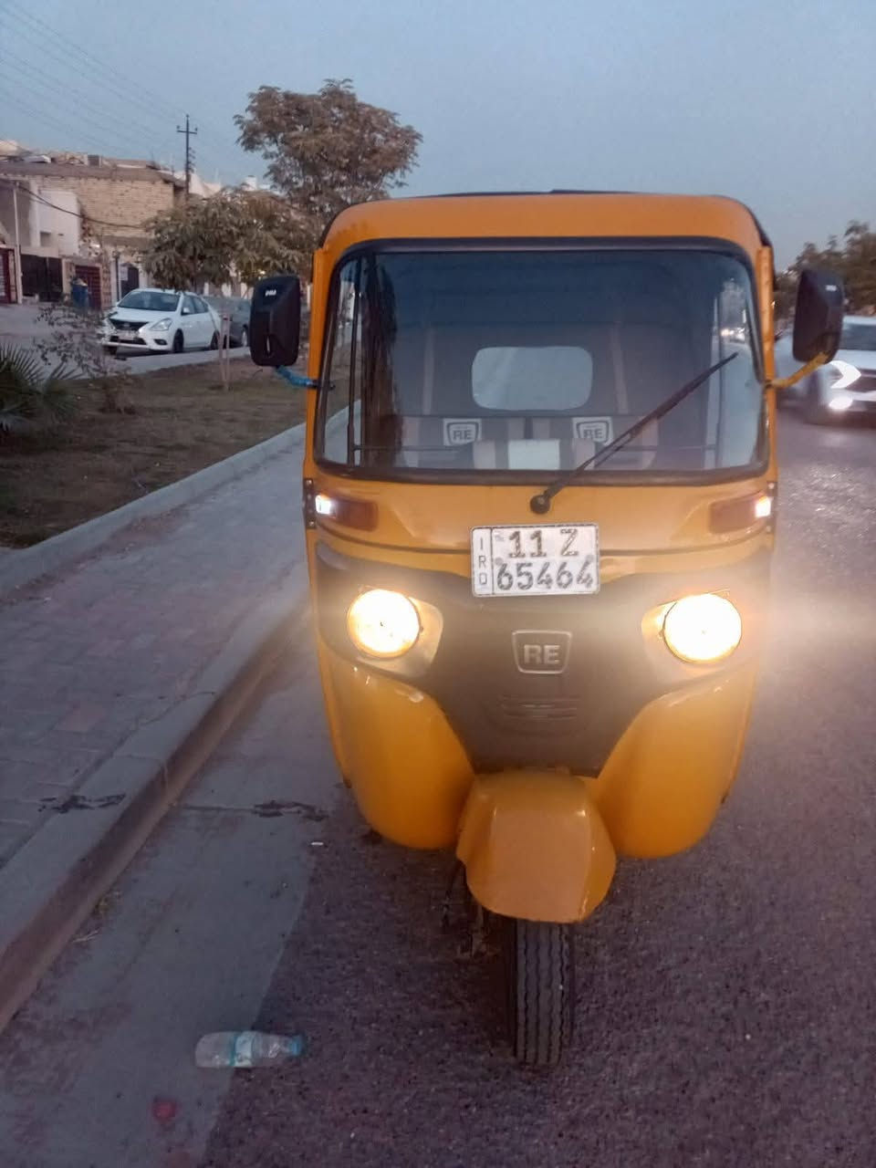 اسلام عليكم تكتك 2020 بسمي
كامله من كلشي اينقص مابيهة كهربائيات كلهة شغاله
قطره اخياس مابيهة تكتك كلشي جديد بيهة جادر تايرات كلشي جديد 
 مصبوغه عام جماليه بدون معجون  مكاني بغداد البياع
رقم بي واتساب ***********
