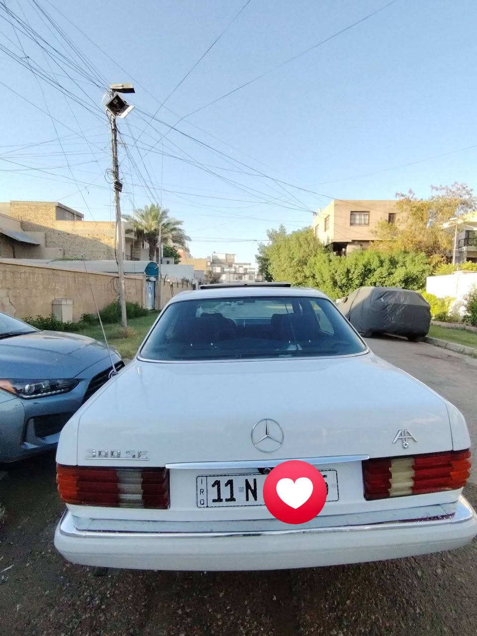 للبيع مارسيدس جامبو 300SE 
موديل 1989
محرك بلادي 6 سلندر قبق اسود كير اوتماتيك 
تبريد شغال مبدل منظومه جديده حماوه ثابته 
تبريد بيانو 
صدر كلش حلو تخم تاير كهربائيات كلها شغاله
منظومه بانزين جديده
ستيرن كهرباء 
كشنات ميموري
سلايت 
كروس سرعه
رقم بغداد الجديد 
السعر 78 
مكان السياره بغداد شارع فلسطين 
او الشيخ عمر 
***********
***********
