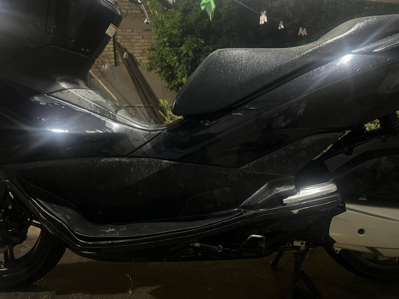 السلام عليكم بي سي اكس جيل ثاني ياباني للبيع فقط بيع بدون مراوس ماشية 27الف حقيقي دراجة ما رمبة مو مال شارع مكاتبة المعرض موجودة مكفولة من الفتح السعر خاص او اتصل عل رقم *********** عنواني ابو دشير
