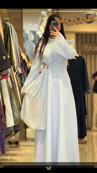 ملبوس مرة وحدة • سمائي • قابل للنقاش