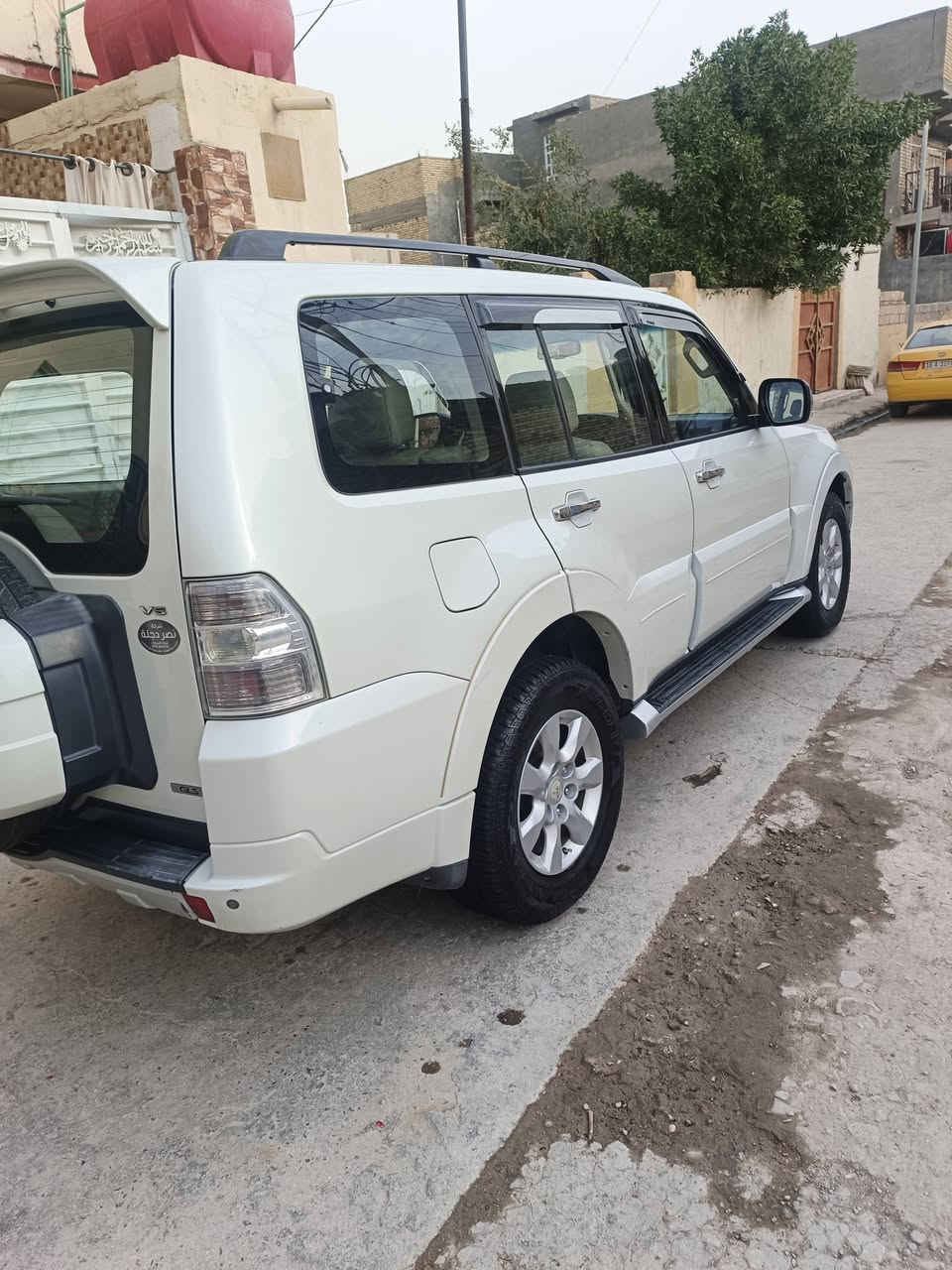 سلاح عليكم للبيع باجيرو موديل 2010 مكفوله كفالة عامه حتى الدعاميات حتى من البارد سياره بوضع الشركه بعدها بجلادات الشركه جديده بمعنى الكلمه كير محرك حداديه وضع شركه سياره حبتور معروفة مواصفات الحبتور دمام محرك 3500 سلايت بلقماره على ايد واحد من الشركه لحد الآن من الدعاميه للدعاميه مكفوله  تراي زيرو بيها رقم بغداد الدولي تحويل مباشر تخم تاير البارحه شاده ماشيه 109 داخلها جديد سياره كلها جديده السعر 145 وبيها مجال مكاني بابل ***********  ***********
