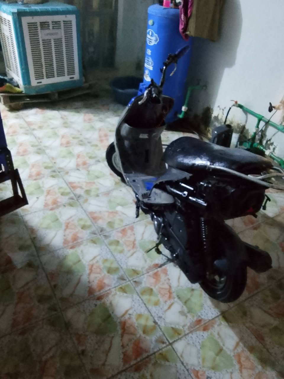 سلام عليكم دراجة ماكس منغولي لبيع دراجة خير من الله اي نقص مابيهة شلعة ومعدل غراضهة كلة كامل سعر 275وبيهة مجال حك الجية هاذة رقمي ***********موجود ما زنجر واتساب هم 🌷🤍💟
