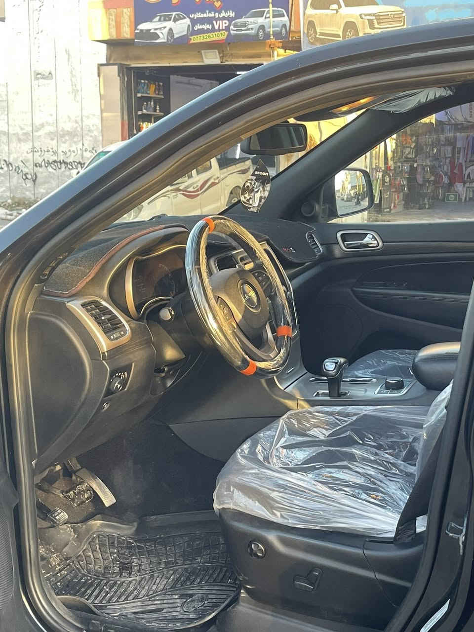 ئه دميني دل💚
جيب لاريدؤ مؤديل 2015
براوه براوه 
گيرو مه كينه به شه رت 
ته قه و ره قه ي نييه 
كاره بايي مه ز بوت ده عامو ليدراوي نييه 
كوشن هيته ر سووكان هيته ر به ش شوين براوه كاني بؤياخه تازه داخل 
4تايه و ويلي لؤكي له ژيره 
مشته ريت ته له فؤن بكه 
ئالووگؤر ناكه م ته نها فرؤشتن
شوين'چمچه مال
ژم'***********
***********
نرخ '85مه جال
