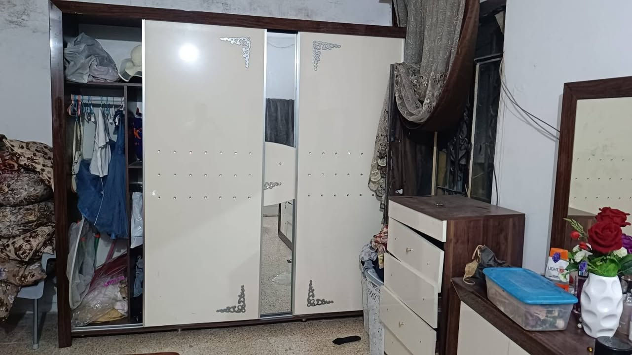 متاح على بركة الله غرفة نوم نظيف جدا سبعة قطع السعر 300للاتصال ***********
