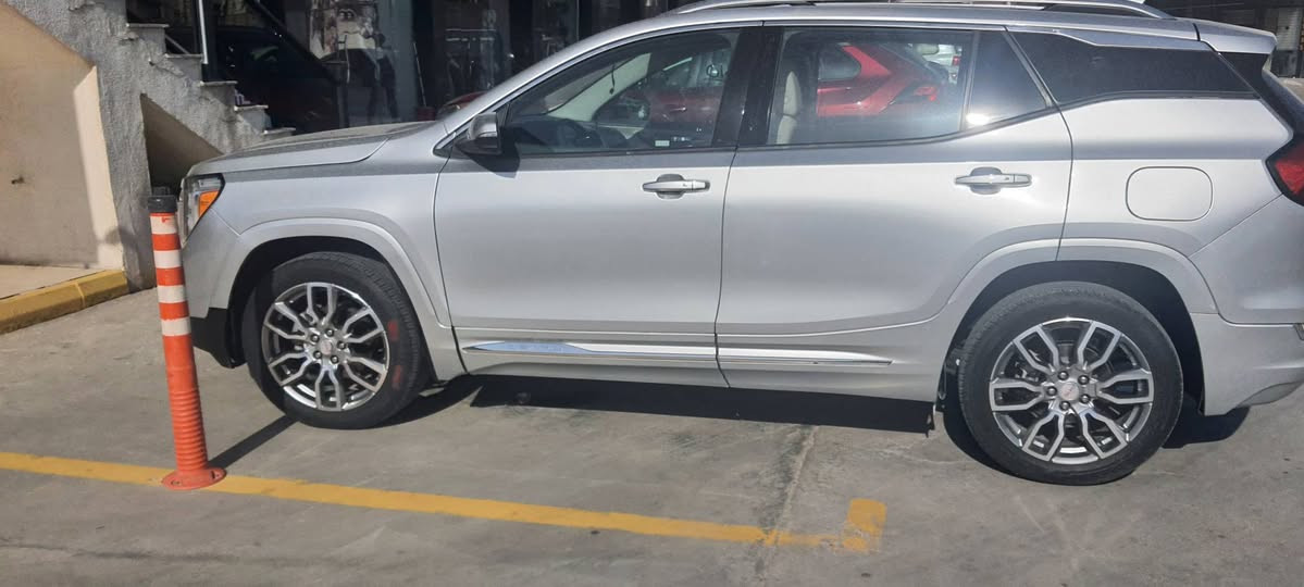 خفظت السعر لان محتاج نقد 120ورقة$ قفل وبالعافية عالمشتري
السلام عليكم للبيع جمسي تيران وارد امريكي  لون سلفر موديل ٢٢ صبغ عام فئة دنلي فول الفول واحد على واحد (اعلى مواصفات بالتيران)  بنوراما رادارات امامية وجانبية وخلفية داتة شو ونقط عمياء ومراية جانبية كهرباء ونظام صوتي Bose لايت اوتو زنون بلوجكترات ليد كشنان جلد لون ابيض كراسي خزن مقاعد  تدفئة وتبريد وكهرباء مراية تعتيم  حساسات امامية وخلفية فور ويل وضعيات قيادة شاشة كبيرة وكامرة دوارة وتحديد مسار تبريد امامي وخلفي ومناخ منفصل كروس سرعة  توقف ذاتي  رادار تنبيه مانع تصادم قيادة الية وقارئ اشخاص وحساس اطارات هاند بريك بصمةكهربائي وبصمة ابواب صندوك كهرباء ومواصفات هواية ماشية ٣٠ الف وجديدة جدا وجاهزة ١٠٠% فحص مؤقت بغداد تترقم باسم المشتري مباشرة الضرر بيهة قطع تبديل وصبغ عام بدون دواخل  وخفظت السعر 120 $ ورقة لان محتاج نقد /وعنواني بغداد حي الخضراء للتواصل اتصال او وتساب *********** / اخوكم المحامي ياسر النعيمي بغداد, العراق
