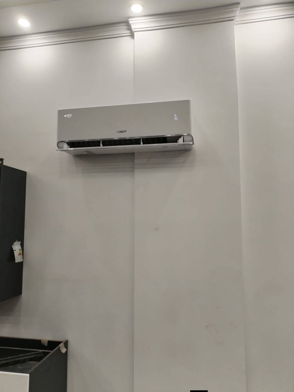 ورشة  الثقة
لصيانة كافة أجهزة التبريد 
والتثليج صيانة موقعية 
سبلت مكيف ثلاجة مجمدة براد ماء غرف تجميد موقعية *********** 
 *********** علي تبريد
