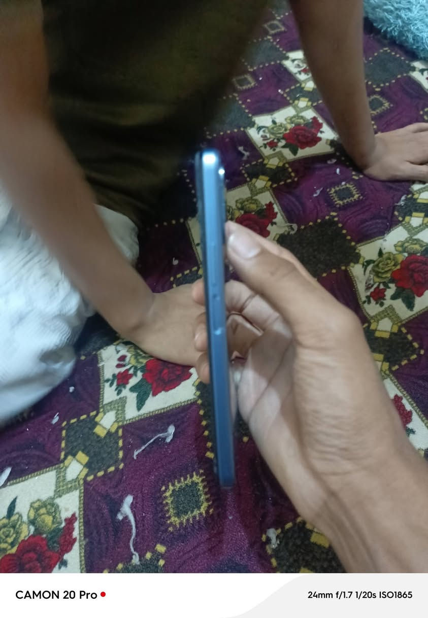 للبيع قيم وخذه مبدل شاشه اصلي وبي كسر بشاشه فوكه لصق +ذكره 128مكان كربله


**إذا كنت صاحب هذا الإعلان وتريد حذفه لأي سبب، رجاءا أرسل رسالة إلى الدعم الفني**