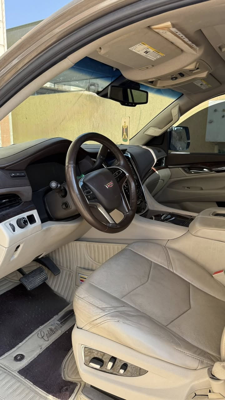 سلام عليكم كديلاك اسكاليد بلاتينيوم ادوات حاليا متومه موديل 16 كفاله عامه   السعر 200 وبيه مجال مكانه  البصره غير متواجد على الفيس الرقم ***********
