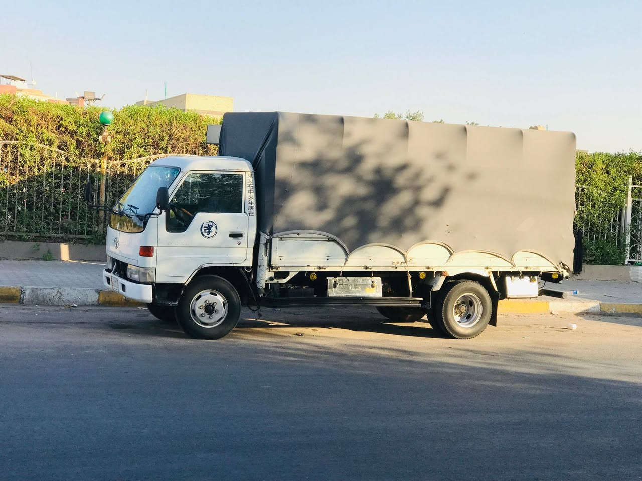 السلام عليكم تويوتا راس الثور موديل 96 كير محرك اكسل شاصي مكفول تبريد ثلج شغال اطارات 16/700 جوبلس بريك الامامي دكس سنويه2027 جاهزه للعمل لاصرف ولا تبخير رقم السيارة ديالى مشروع وطني السعر90 وبيها مجال مكان السياره بغداد للاستفسار الاتصال على ***********
