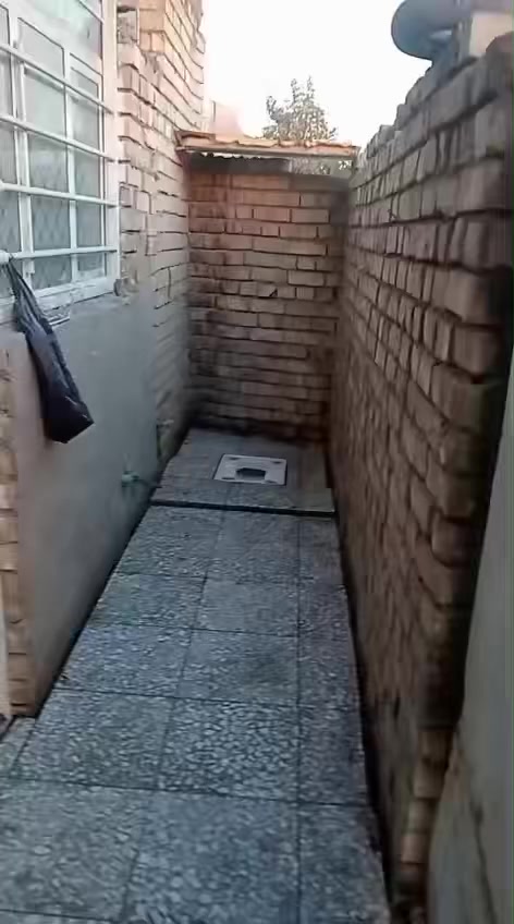 السلام عليكم  عدنه هيكل لبيع مساحه 100 منطقة الكرغوليه قريب جامع الامام علي مبني طابوك 
 سعر 65وبي مجال 
 الحجز ***********
