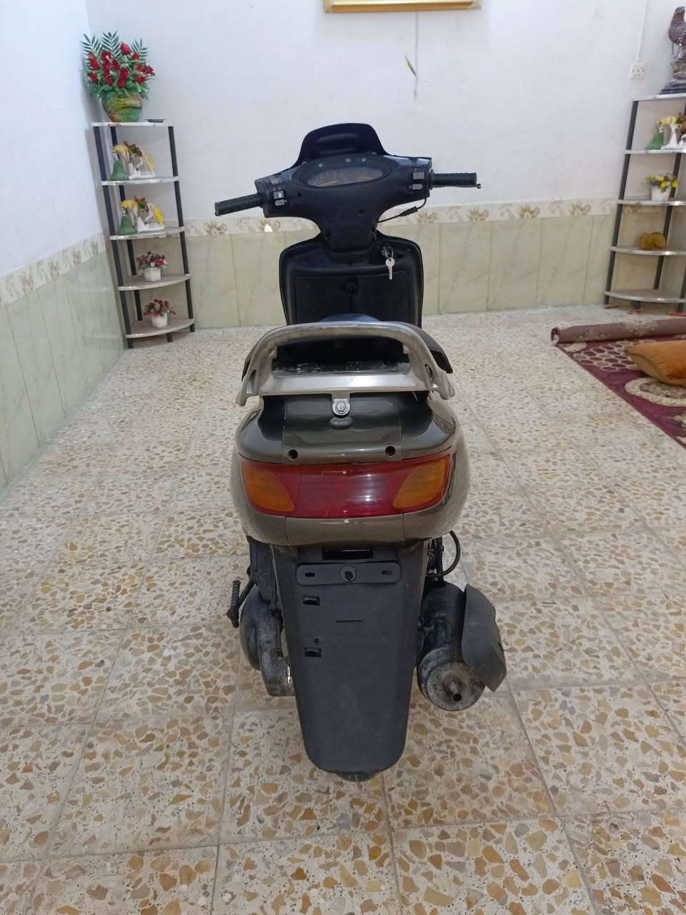 السلام عليكم دراجة للبيع فراشه حلوه بمعنه الكلمه محرك ناعم مامفتوح والشلعه خير من  دراجة نكره سلف كله شغال السعر٦٥٠ وبيه مجال الرقم *********** النجف
