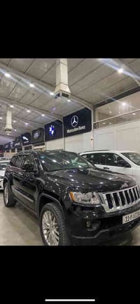 جيب لمتد  سنة الصنع:2013  عداد المسافة؛120 mil  وارد امريكي  صبغ ٤ قطع...