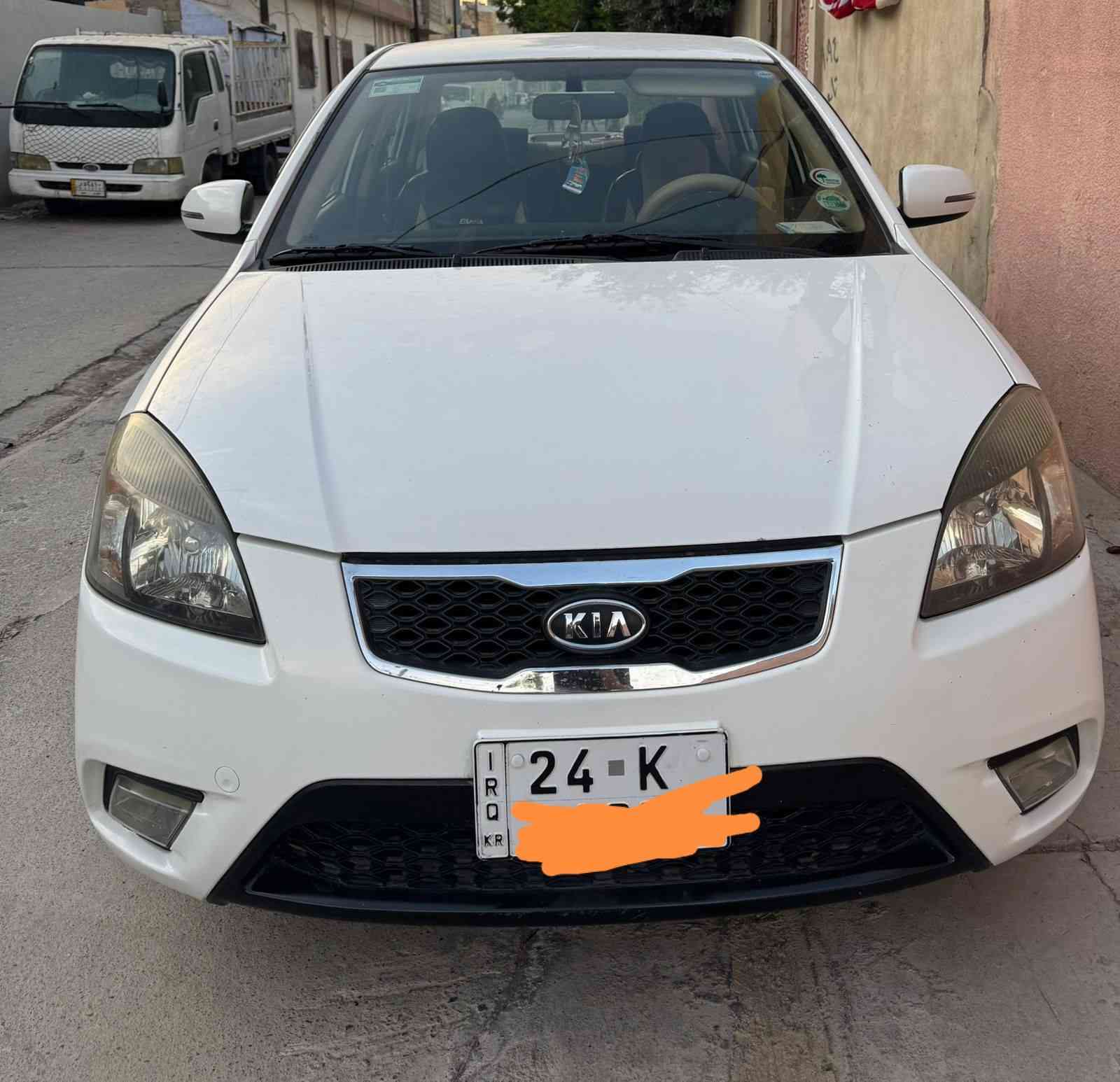 السلام عليكم. من رخصة الادمن.
ريو ٢٠١١

السعر ١٠٣

موصفات معروفة

تبريد شغال.

محرك ١٦ قبل قبل سبوع شديتو. 

شاشة. 

كاميرة.

سيارة مرتبة.

ضرر جاملغ قبغ البانزين.

محرك كير شرط.
سنوية لي ٢٠٢٩
شرط التحويل

***********

واتساب هم بي.
المكان موصل /ايمن
