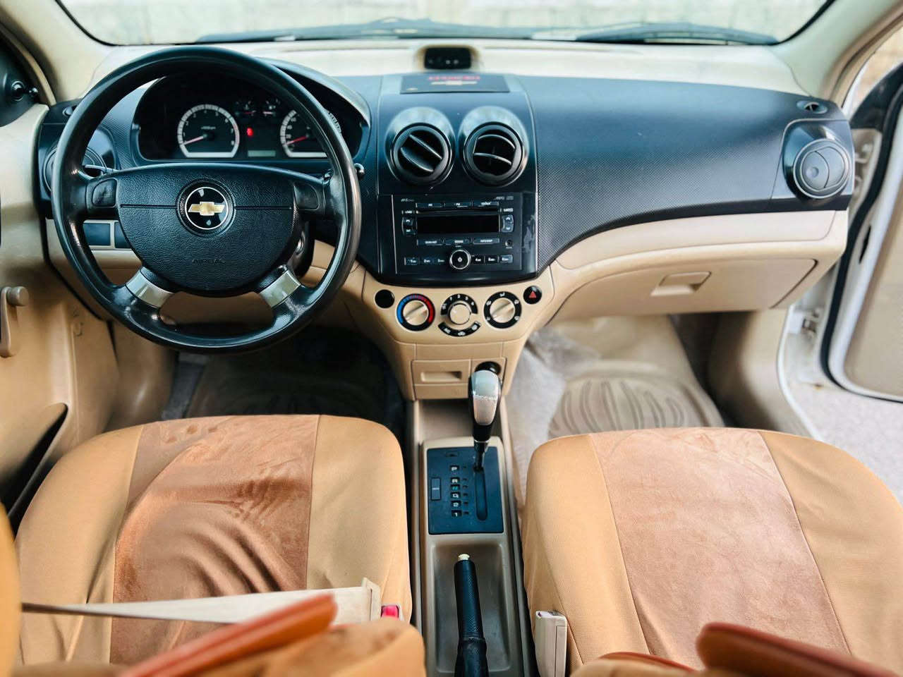 کوردی ،،،،عربی
شوفرلیت افیو2010اوتوماتک
***********واتساب***********
مکان سلیمانیە سعر59ورقە مجال

افیو موصفات خلیجی مودیل 2010
مکینە کبیرمرغوب کیر اوتوماتک 
سنویە صاقطە 1سنە باسمی شرط تحویل مباشر
سیارە3قطعە مصبغە بدون ظرر قویە
تبرید تدفئە کهربائیات کلە شغال
تایرات باتری صدر امامی خلفی جدیدە السليمانية, العراق
