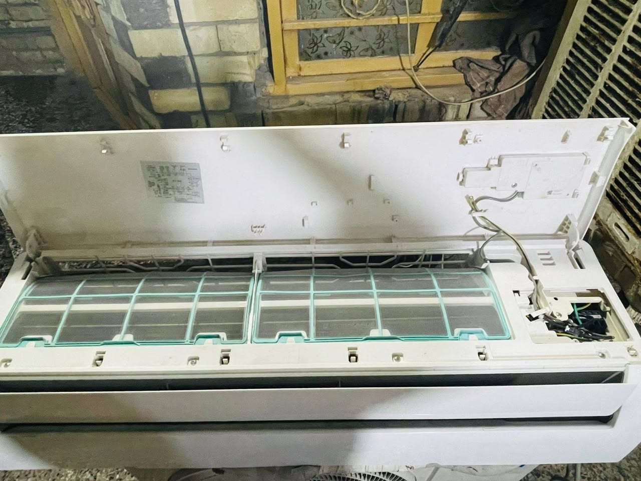 الشراي يتصل ***********
او وتساب ***********
سبلت ميديا برو ٢طن غاز ٤١٠ عادي وليس انفيرتر مشتغل شهر فقط فقط نقص غاز بسبب فتح الجهاز والكهرباء طافية جديد لوك بغداد مدينة الصدر الاورفلي
