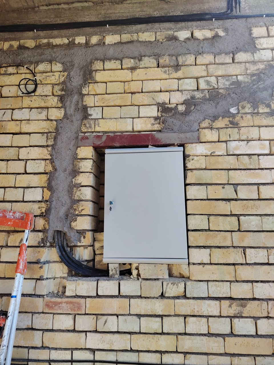 سلام عليكم ورحمة الله وبركاته
كهربائي متفرغ للعمل في كربلاء
***********
