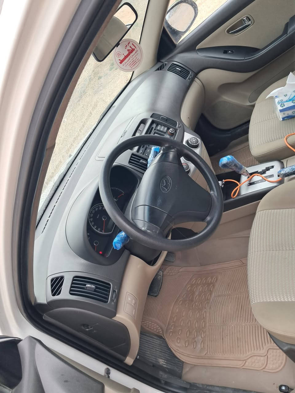 النترا ٢٠١٠رقم سليمانيه ماشيه ١٣٣الف سياره وضع شركه مكفوله من الرصوع والبارد كير ومحرك شرط بيها باب خلف السايق رش اثر شخوط السعر ١١٥وبيها مجال شويه مكاني تكريت الديوم للاتصال ***********
