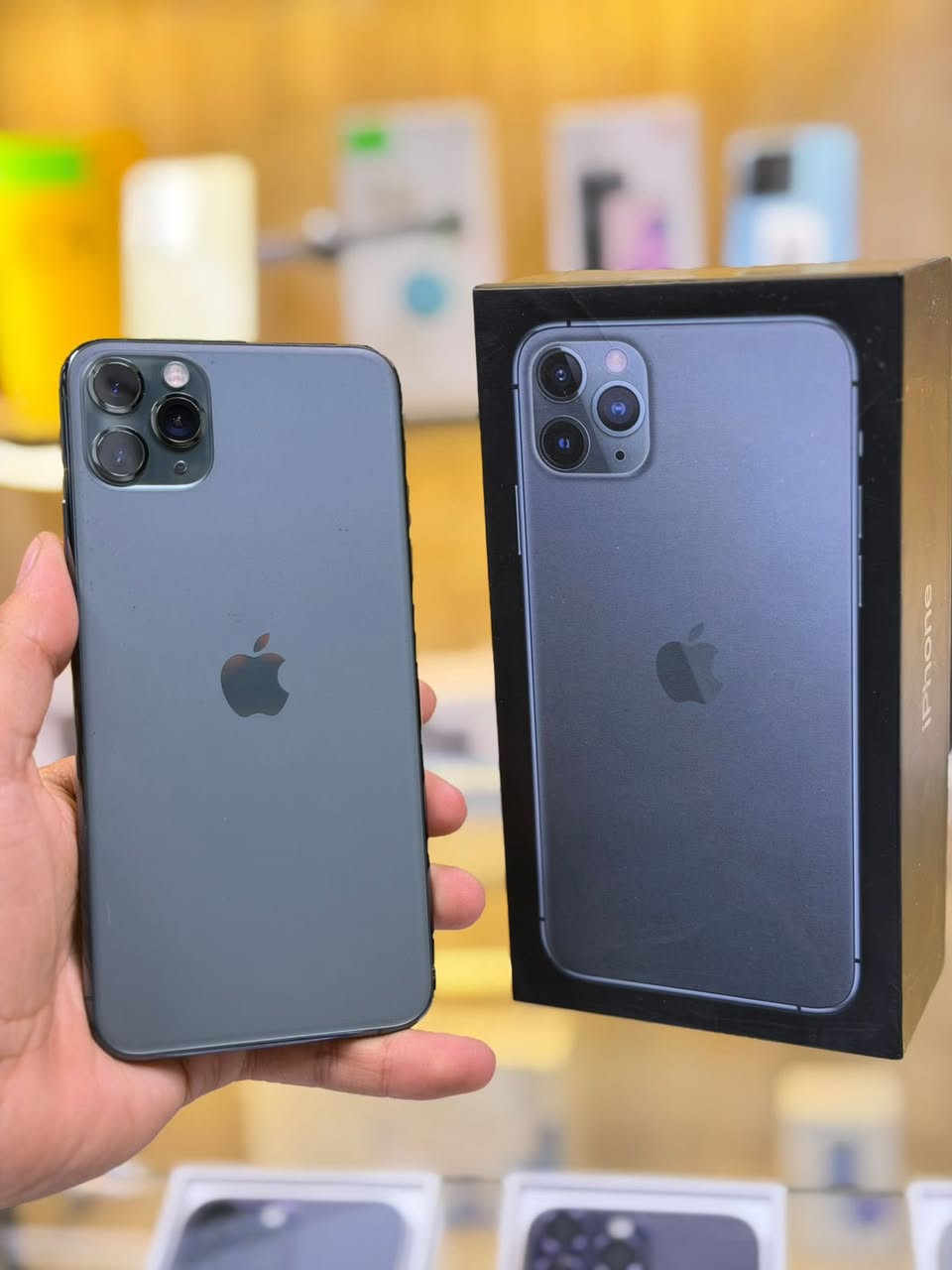 ✨عروض ايام عيد مبارك✨✨
ايفون11 برو  ماكس  لون مميز  تاهو لحلو  ذاكره 256 بطاريه89 🔋 نموذج M كارتون 
 مبدل بي شاشه فقط   مع ضمان 5 ايام  نضافه 100‎%‎ زلغ ما بي  كامل ملحقاته الجهاز نضافه كانما فاتحه من الكارتونه بلحاسبه كله نورمال  
متوفر خدمة توصيل بشروط اوليه جميع محافظات العراق 🇮🇶 
مكاني   كربلاء تحت جسر باب طويريج منفذ ابو حيدر للمبايل
☎️*********** 
سعر 300 الف فقط

