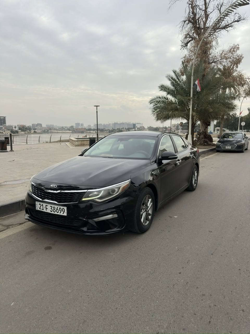 كيا اوبتما 2019 امريكي
⚠️ بدون حادث كلين
سيارة نظيفة وحلوة ومريحة بالاستخدام
محرك 2400 GDI خير من الله 
كير اوتو 6 سرعات 
تبريد ثلج
صرفيتها ممتازه جداً للوقود

مواصفاتها : 
- شاشة كبيرة مدعومة بـ  Car Play - Android Auto 
- نظام انارة زنون ( مكلفني 150 دولار وضمانه سنه ) 
- كامرة خلفية دوارة
- حساسات امامي خلفي 
- مانع تزحلق
- نظام قيادة ذاتية 
- مانع اصطدام 
- تحكم ستيرن جهتين 
وبعد بيها مواصفات خير من الله 

بيها شخوط بسيطة بالدعامية الامامية وفايبر ، واثر طخه بسيط جداً بالجاملغ

رقم سليمانية ، تريد تحويل او كالة شنو الي يعجبك اني جاهز
سعرها 138 وبيها مجال حگ الجية

متواجد كاظمية - حرية - منصور
رقم تلفون ***********
