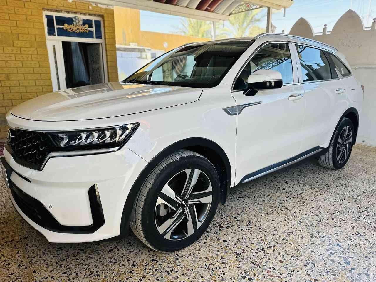 السلام عليكم 
سورنتو مديل ٢١ خليجي رقم واسط دولي  
السياره فول موصفات. ماشيه ٧٥ الف 
 مكان السياره واسط 
سعر ٢٥٠  
***********
