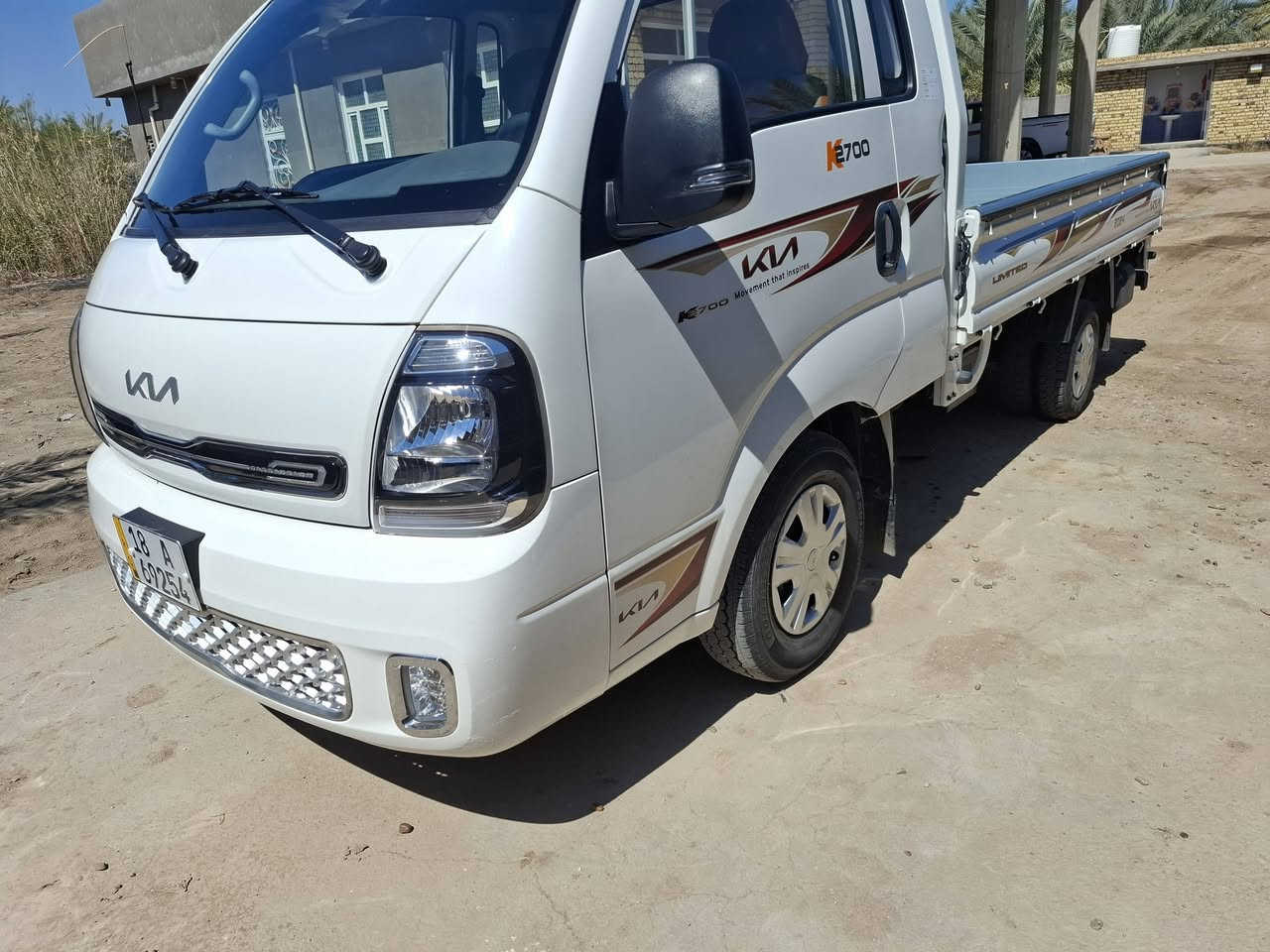 السلام عليكم
كيا 2700 موديل 24 سياره جديده ماشيه 72
رقم بابل بسمي سعر 153 للبيع او مراوس 
استفسار ***********
