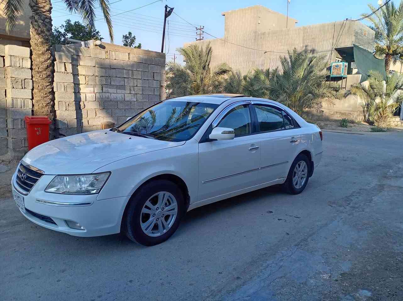 السلام و عليكم
سيارة سوناتا ٢٠٠٩
خليجي رقم بغداد
مكينة ٢٤٠٠دوش
فول موصفات
فتحة تحكم استيرن جهتين
شاشه كامره
دشبول صاج
داخل عسلي
ويلكب المرغوب
السيارة بدون حادث
بيه ٣ قطع صبغ
و ٢كلير
بدون دواخل بدون معجون
فقط رش
تبريد تدفئه شغال
صدر امامي خلفي جديد
تخم تاير
كهربائيات شغاله
مكينة وكير مكفولات
 لا صرف ولا تبخير
السعر ٩٨
المكان بعقوبة
الاتصال على الرقم ***********

