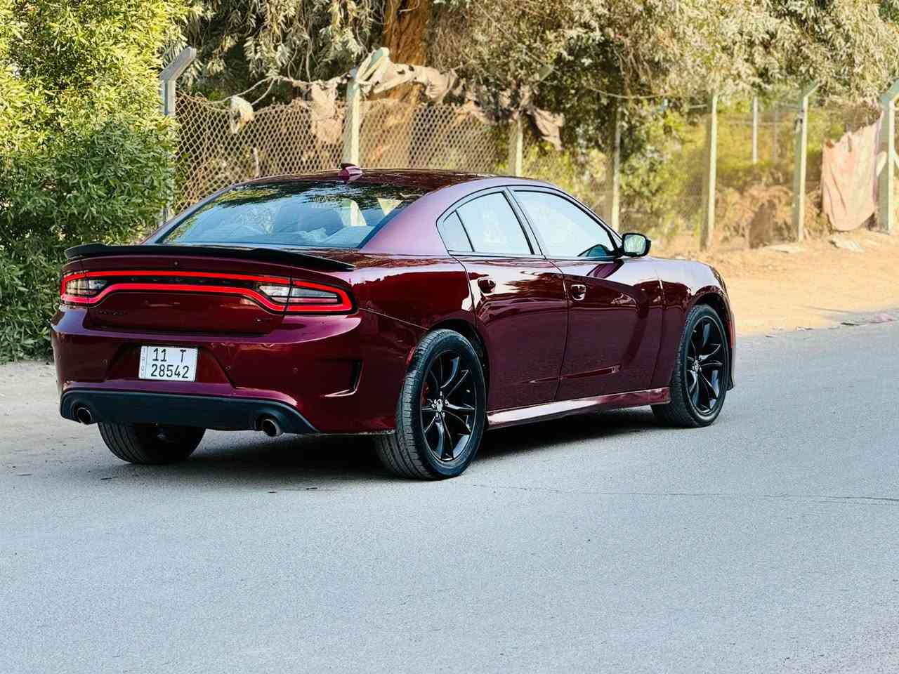 السلام عليكم
دوج جارجر GT جيتي موديل 2020 اصل  
رقم بغداد الجديد بسمي 
السعر ٢١٤ وبيها مجال 
(وارد امريكي).(للبيع فقط) 
كفاله عامه من الصبغ 
 بارد جاملغ مامي وجاملغ الخلفي 
حادث امريكه 
دواخل راديترات بلادية) 
(صور الحادث داخل المنشور  ) 
محرك V6 . 3600 . . 
(فول مواصفات ما عدا الفتحة) 
رقم بغداد بسمي السيارة  تحويل مباشر 
السيارة جديدة بمعنى الكلمة 
المواصفات:  
نسخة GT سوبر تراك
رادار خلفي + رادار جانبي نقاط عمياء 
كشنات كنتارا وجلد 
كشنات تدفئة وتبريد 
كشنات كهرباء عدد 2
كشنات خزن  
ستيرن تدفئة 
تحكم ستيرن 
حساسات خلفيه  
محدد سرعة 
شاشة كبيرة مع نضام ملاحة نفكيشن GPS
الشاشة مع اوبشنات
سماعات سستم صوت الپاين
كاميرا خلفية دوارة 
مرايا متحسسة للاضاءة العالية 
كير شفت بالستيرن
دخول ذكي مع ترحيب
تشغيل عن بعد 
المصابيح الامامية LED
تبريد قطعتين 
بصمة وتشغيل عن بعد 
ويل قياس 20 انچ
الاستفسار***********
العنوان بغداد
