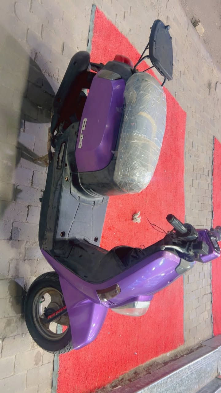 دراجة بوليسي نوزل جديده كله شغاله سلف كهربائيات اشاير بلاديه نعومه دراجه نظيفه  الطول لطول البصره دور شرطه قرب المعارض الرقم  *********** السعر 750
