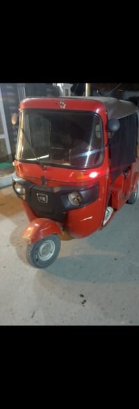 موديل 18 اوراق مكان بالحسينيه مال راشديه السعر 2700/07750318255
