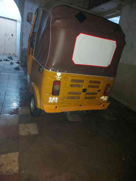 سلام عليكم شباب تكتك خير من الله موديل /20/شهر /7/اوراق اتكفل حلال وحرام السعر 4و250 
العنوان كوت حي الجهاد /***********
