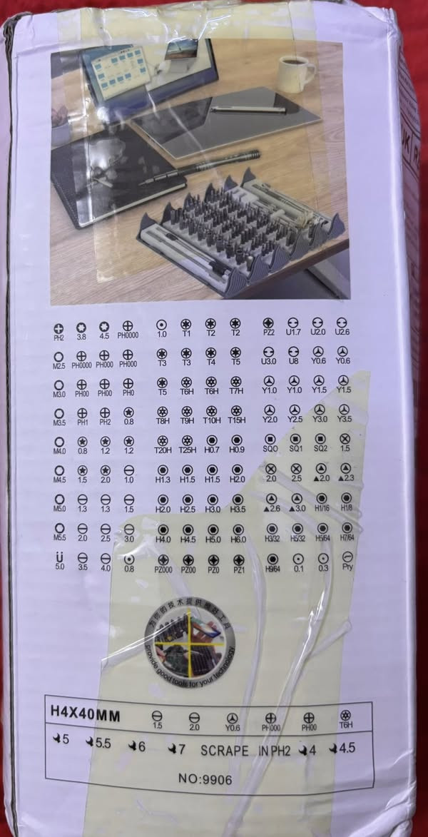 هذا المنتج عبارة عن مجموعة مفكات براغي دقيقة (Precision Screwdriver Set) تحتوي على 128 قطعة، وهي مصممة للاستخدام مع الأجهزة الإلكترونية والأدوات الصغيرة. 
المحتويات: تتضمن 120 لقمة (Bits) مصنوعة من فولاذ عالي الصلابة، بالإضافة إلى 5 أدوات مشتركة. 
التصميم: تأتي في صندوق تخزين أسطواني الشكل مصمم على طراز الزلات الخيزرانية الصينية، مع سطح ملمس ناعم. 
المميزات: تحتوي على وظائف إزالة المغناطيسية، وتتميز بلقم مغناطيسية لتسهيل التعامل مع البراغي الصغيرة. 
الاستخدام: مثالية لإصلاح الهواتف، أجهزة الكمبيوتر المحمول، الساعات، وأجهزة الألعاب.


**إذا كنت صاحب هذا الإعلان وتريد حذفه لأي سبب، رجاءا أرسل رسالة إلى الدعم الفني**