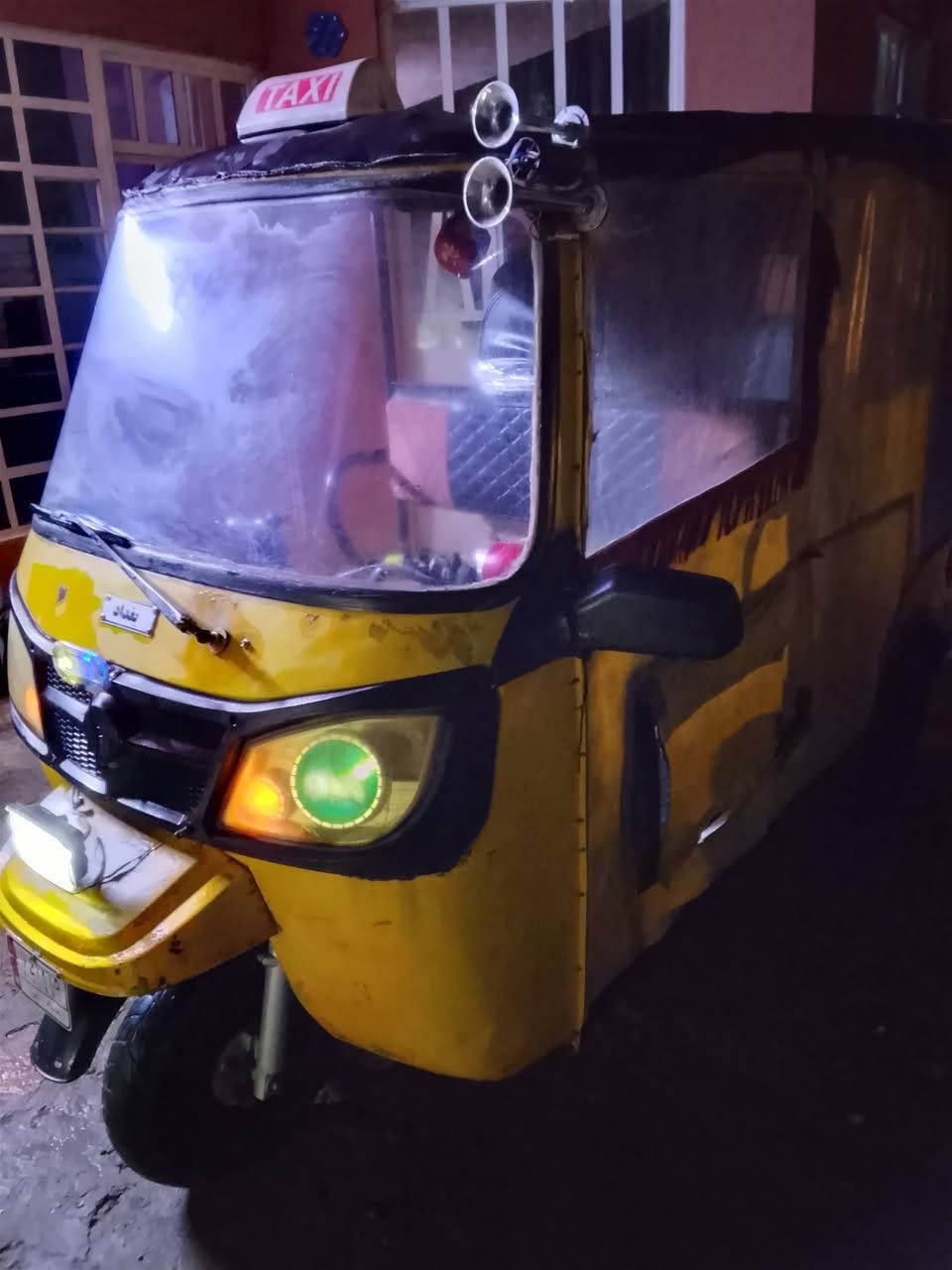 للبيع 2018 بس اوراق بيها ومكفوله من السرقه عنوان بغداد جرف النداف سعر مليون 650.    ***********
