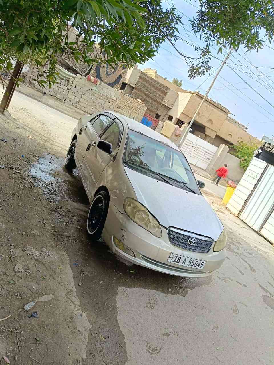 السلام عليكم كورولا نحلة وارد خليجي موديل 2002 السياره عوزها اعاده الصبغ بيها خياسات وترتيبات بسيطه بل كهربائيات السياره فول مواصفات تخم تاير جديد صدرها جديد مري شفط وبردة رقمها بابل الجديد سنوية لل30 السياره ب اسم شخص مكفول شرط التحويل السيارة كدام عينكم خير من الله الكير والمكينة مكفولات التبريد اكو بيه مشكلة بل دكم  مكاني بغداد مكلف بل نشر  واسف ع الاطاله. ‭0773 728 2638‬
